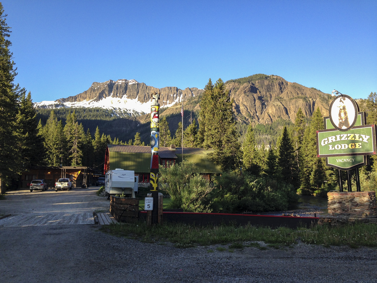 Grizzly Lodge